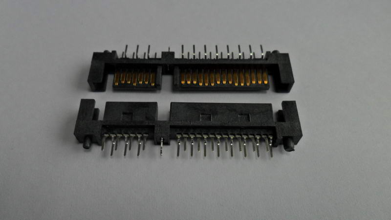 CA22-037 SATA 7+15P 公座DIP180°雙排腳雙柱中間魚叉針長(zhǎng)2.00-2.50